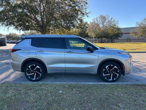 2022 Mitsubishi Outlander SEL Special Edition S-AWC