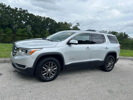 Quicksilver Metallic 2017 GMC Acadia SLT-1