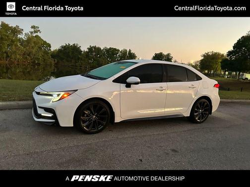 Ice Cap 2024 Toyota Corolla SE