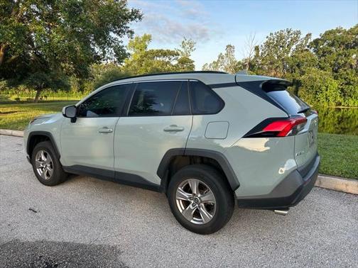 2022 Toyota RAV4 XLE