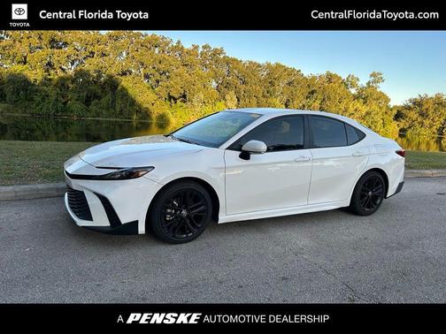 2025 Toyota Camry SE