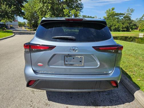 2024 Toyota Highlander XLE