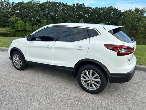 Glacier White 2022 Nissan Rogue Sport S