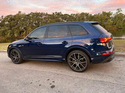 2020 Audi Q7 55 Prestige