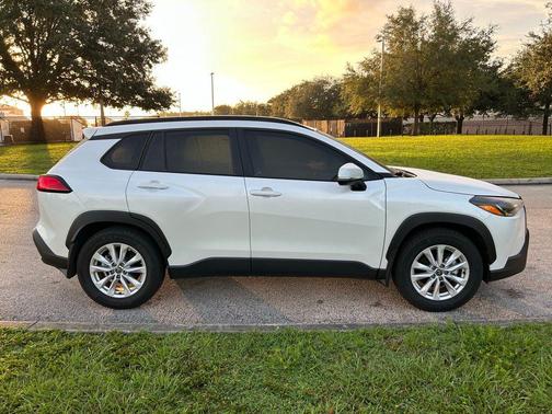 2024 Toyota Corolla Cross LE