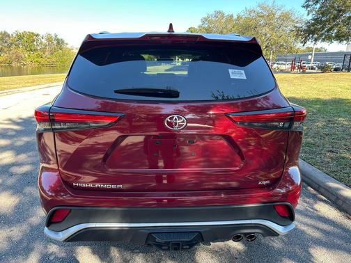 2022 Toyota Highlander XSE