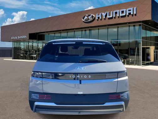 2026 Hyundai IONIQ 5 SE