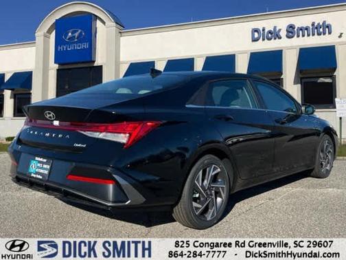 2025 Hyundai ELANTRA Limited