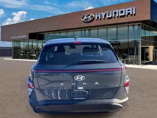 2026 Hyundai KONA SE