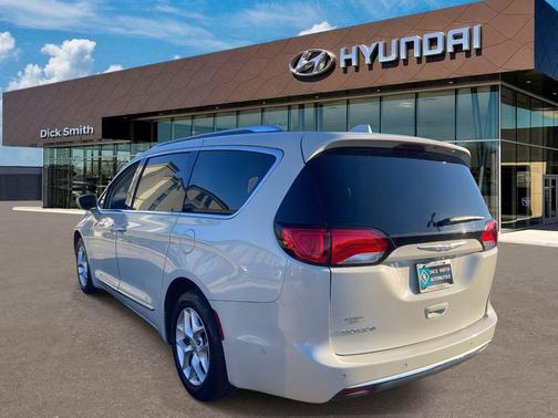 2019 Chrysler Pacifica Touring-L Plus