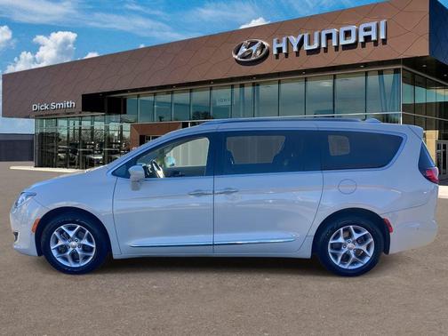 2019 Chrysler Pacifica Touring-L Plus