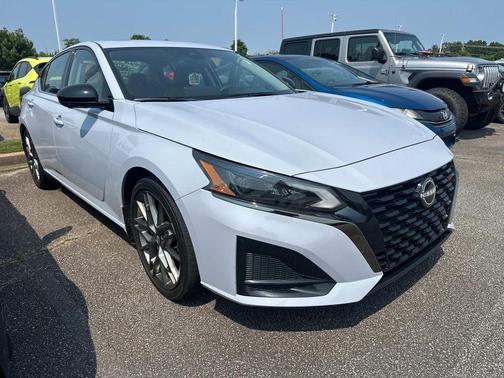2023 Nissan Altima 2.0 SR