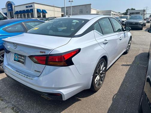 2023 Nissan Altima 2.0 SR