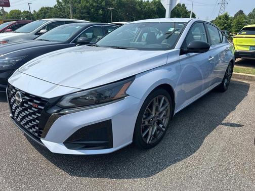 2023 Nissan Altima 2.0 SR