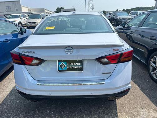 2023 Nissan Altima 2.0 SR