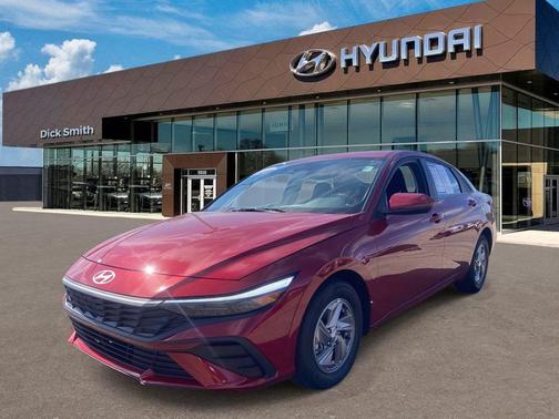 2025 Hyundai ELANTRA SE