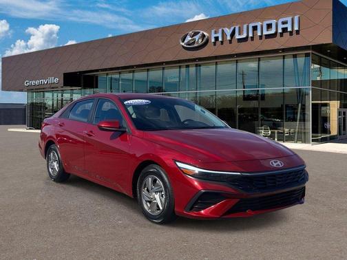 2025 Hyundai ELANTRA SE