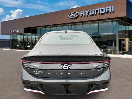 2024 Hyundai SONATA Hybrid Limited