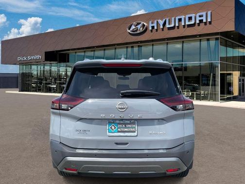 2022 Nissan Rogue SL