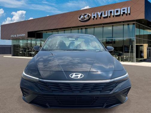 2025 Hyundai ELANTRA HEV SEL Sport