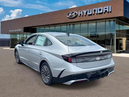 2025 Hyundai SONATA Hybrid SEL
