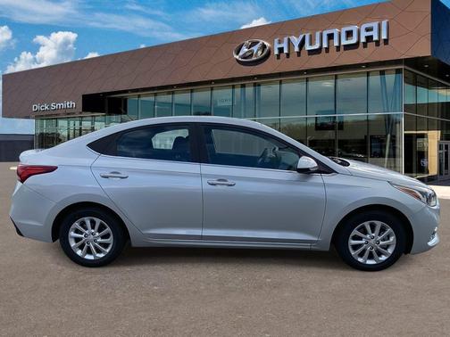 2022 Hyundai Accent SEL