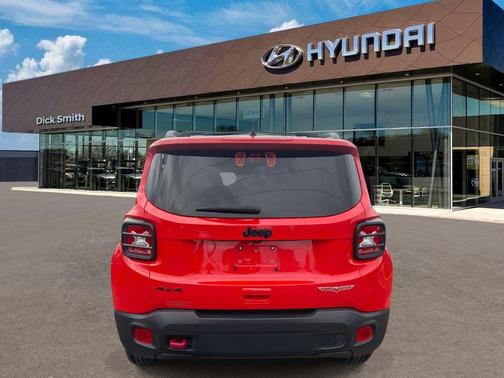 2023 Jeep Renegade Trailhawk