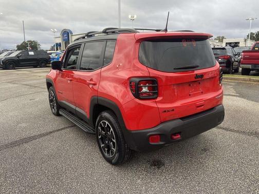2023 Jeep Renegade Trailhawk