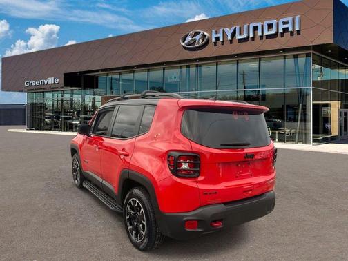 2023 Jeep Renegade Trailhawk