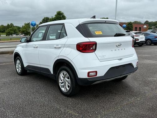 2021 Hyundai VENUE SE