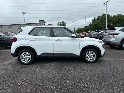 2021 Hyundai VENUE SE