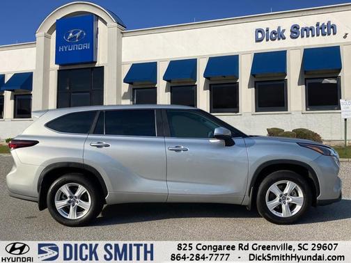 2024 Toyota Highlander LE