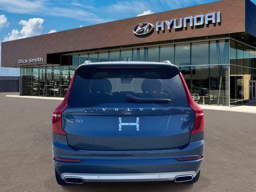 2021 Volvo XC90 T6 Momentum 7 Passenger