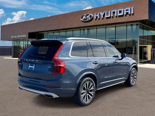 2021 Volvo XC90 T6 Momentum 7 Passenger