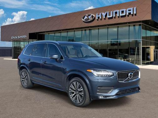 2021 Volvo XC90 T6 Momentum 7 Passenger