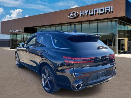 2024 Genesis GV70 2.5T