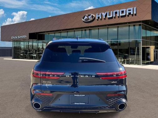 2024 Genesis GV70 2.5T