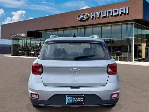2022 Hyundai VENUE SEL