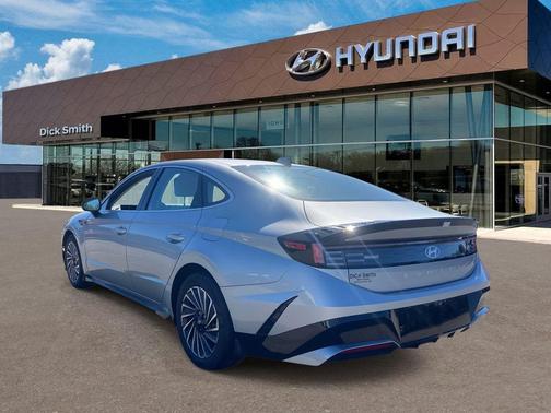 2024 Hyundai SONATA Hybrid SEL