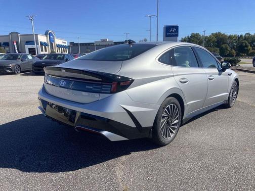 2024 Hyundai SONATA Hybrid SEL