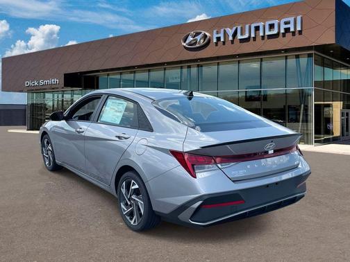 2025 Hyundai ELANTRA HEV SEL Sport