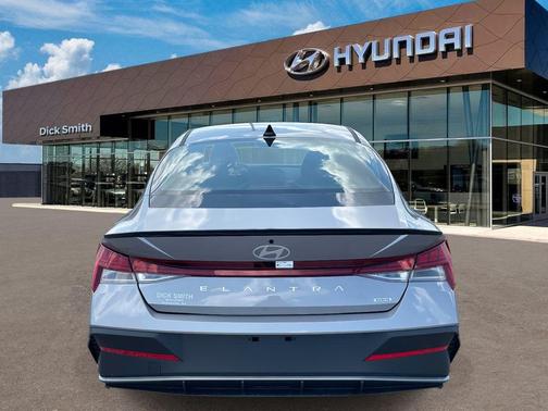 2025 Hyundai ELANTRA HEV SEL Sport