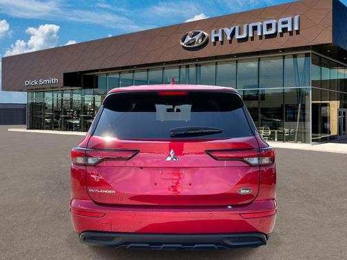 2023 Mitsubishi Outlander ES