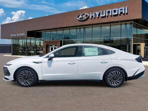 2025 Hyundai SONATA Hybrid SEL