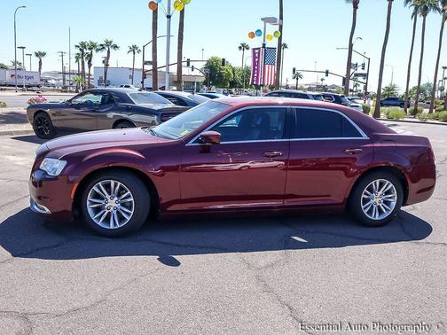 2018 Chrysler 300 Touring