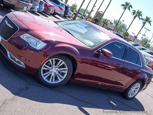 2018 Chrysler 300 Touring