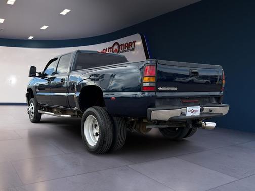 2005 Chevrolet Silverado 3500 LS Crew Cab