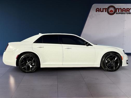 2021 Chrysler 300 Touring