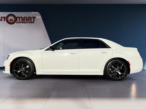 2021 Chrysler 300 Touring