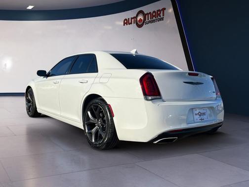 2021 Chrysler 300 Touring